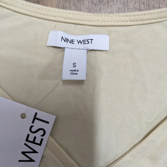 Nine West Light Yellow Top Cinched Shoulders - Picture 7 of 7